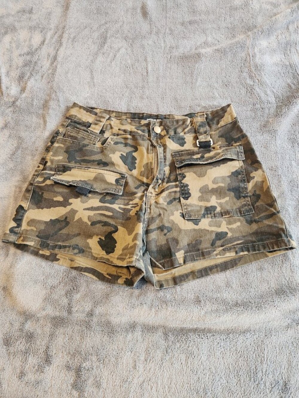American Bazi Los Angeles Womens Camo Cargo Shorts Size L
